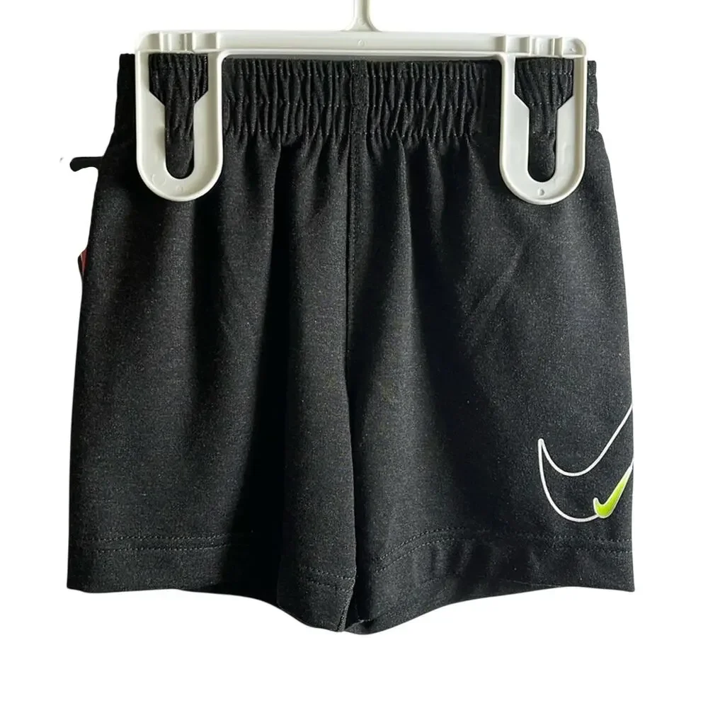 Nike 2-piece boys Gray black short sleeve shorts set 2T
